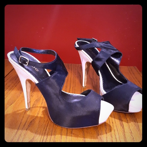 bebe Shoes - 💲SALE💲Bebe platform heels